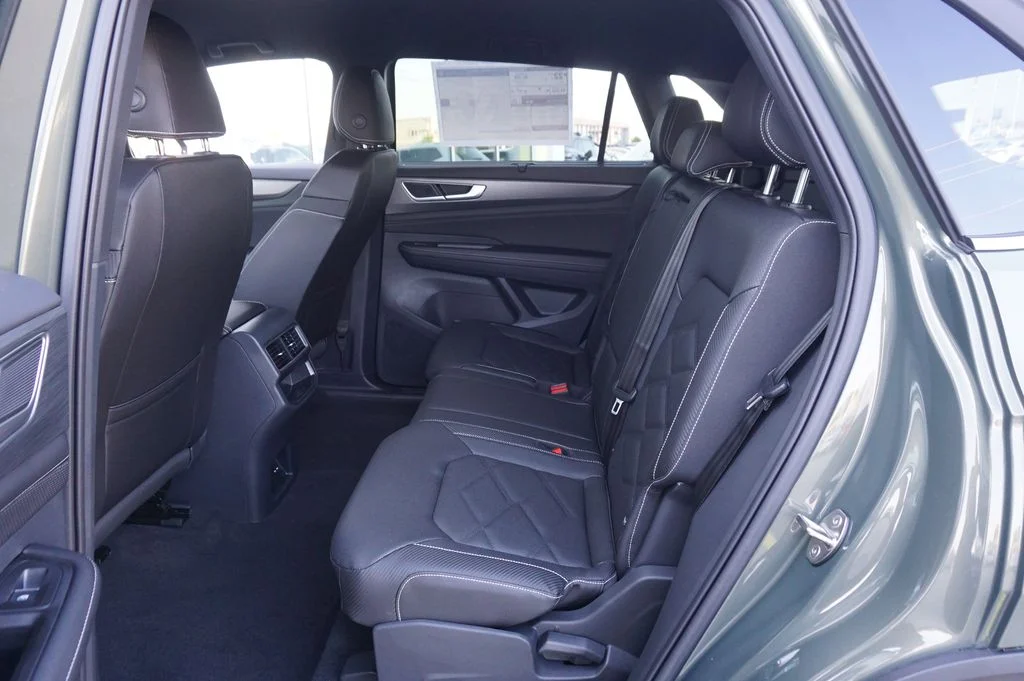 New 2026 Green Volkswagen 2.0T SE w/Technology image 11