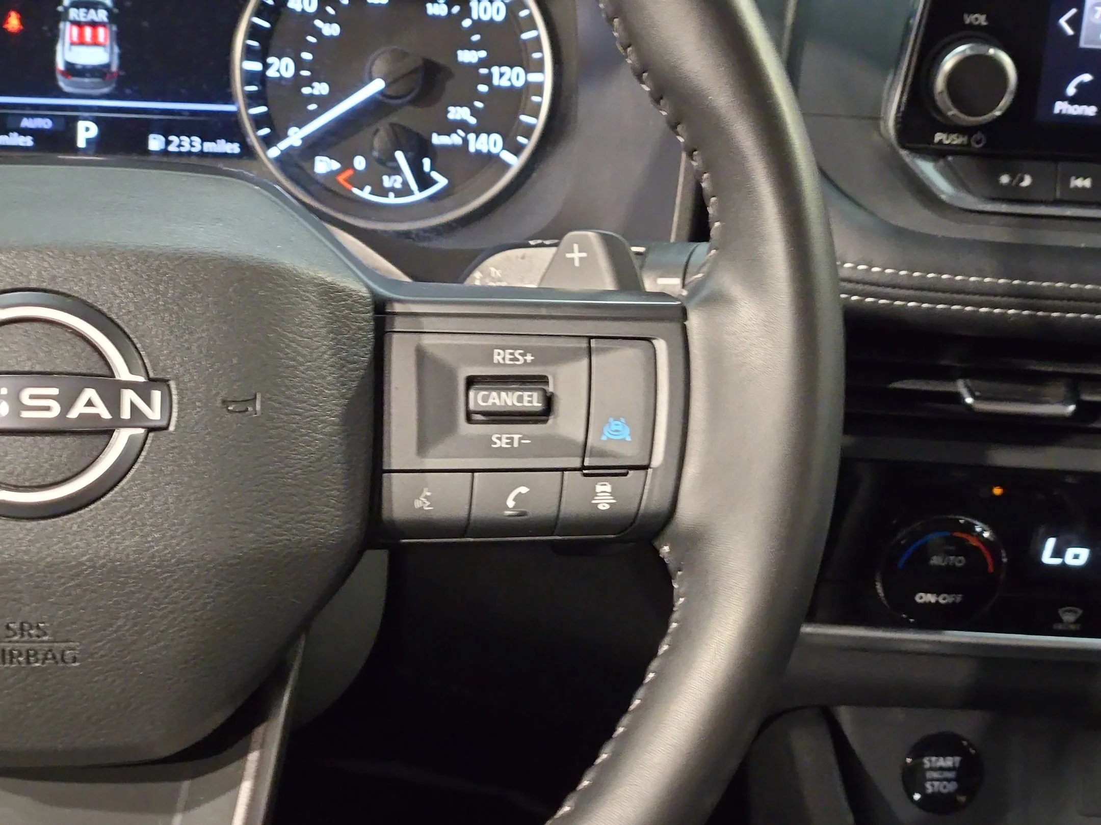 2025 Nissan Rogue SV - Photo 28
