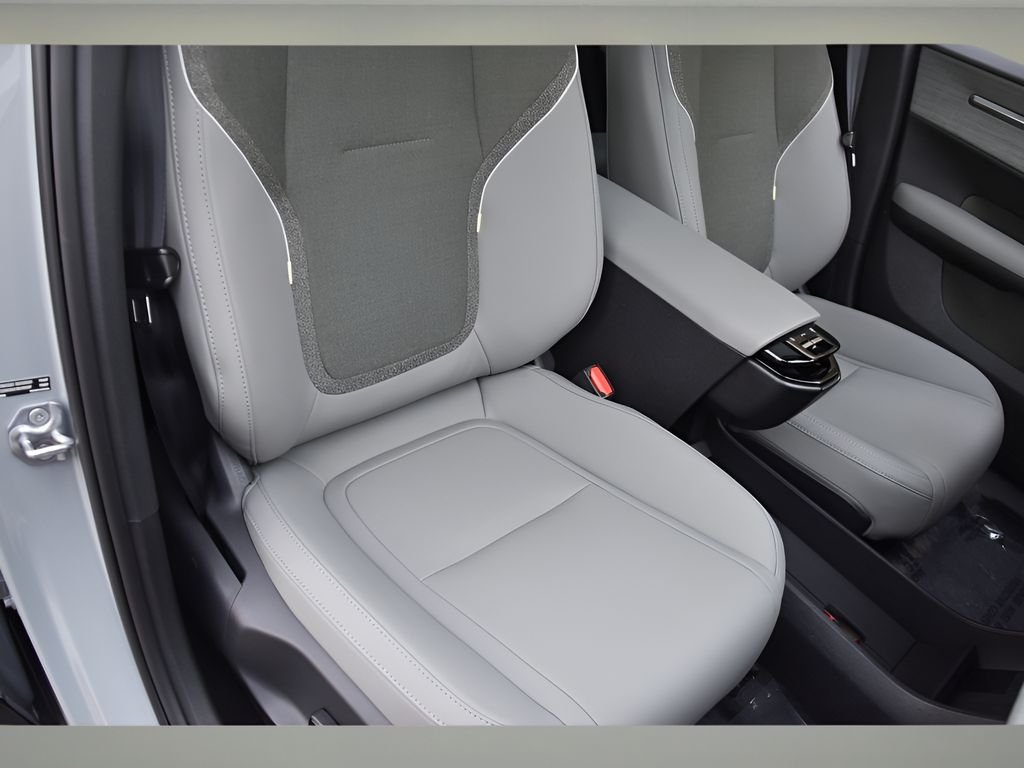 2026 Volvo EX30 Ultra - Photo 30