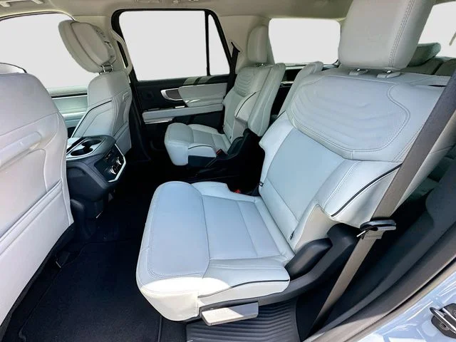 New 2026 Gray Ford Platinum image 17