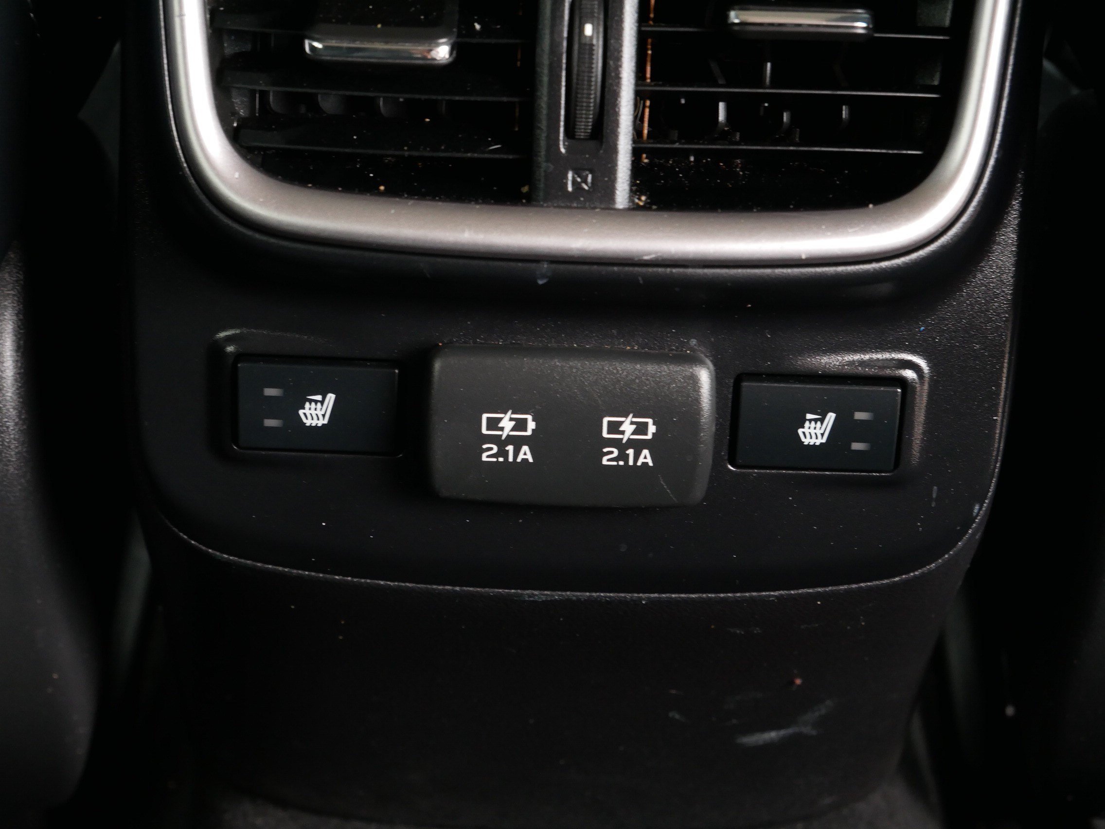 Used 2020 Crystal White Pearl Subaru Limited image 11