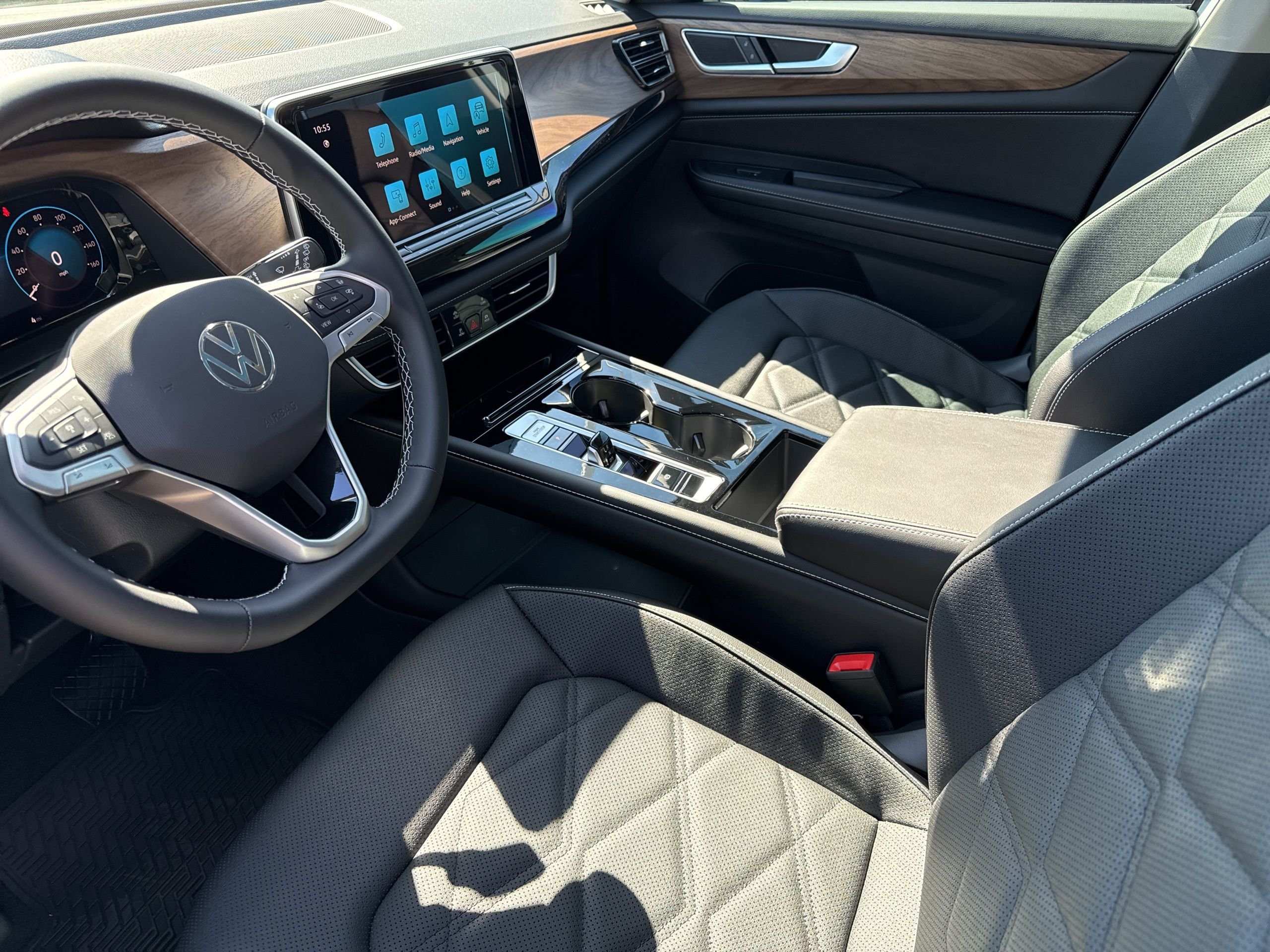 New 2026 White Volkswagen 2.0T SE w/Technology image 20