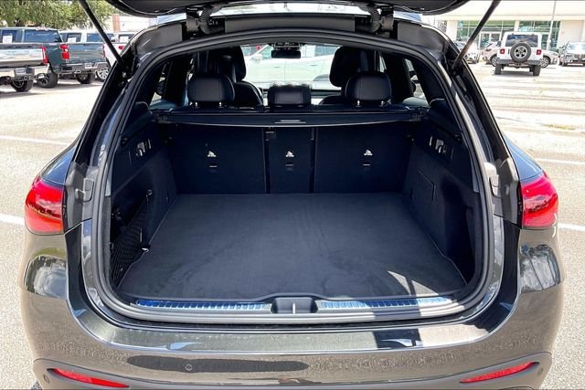 Used 2026 Gray Mercedes-Benz GLC 300 image 36