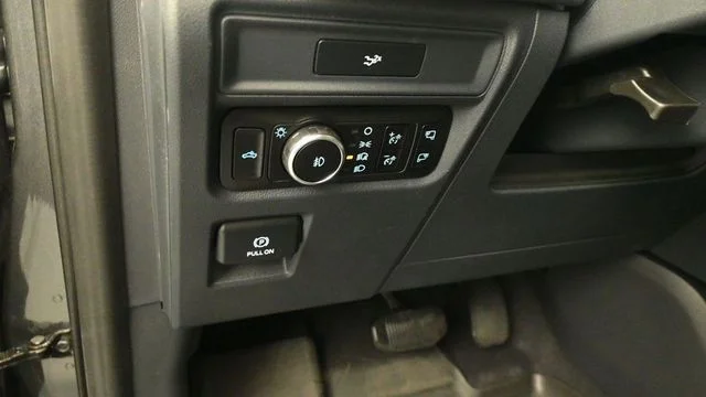 New 2026 Carbonized Gray Metallic Ford XLT image 14
