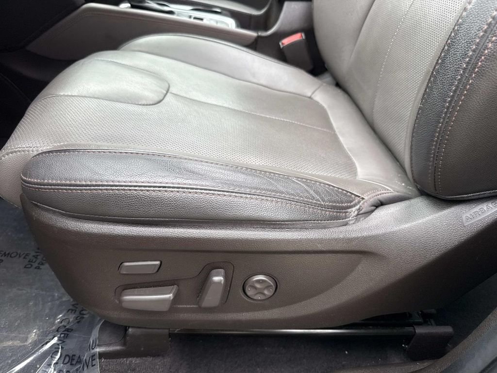 Used 2020 Gray Hyundai Limited image 28