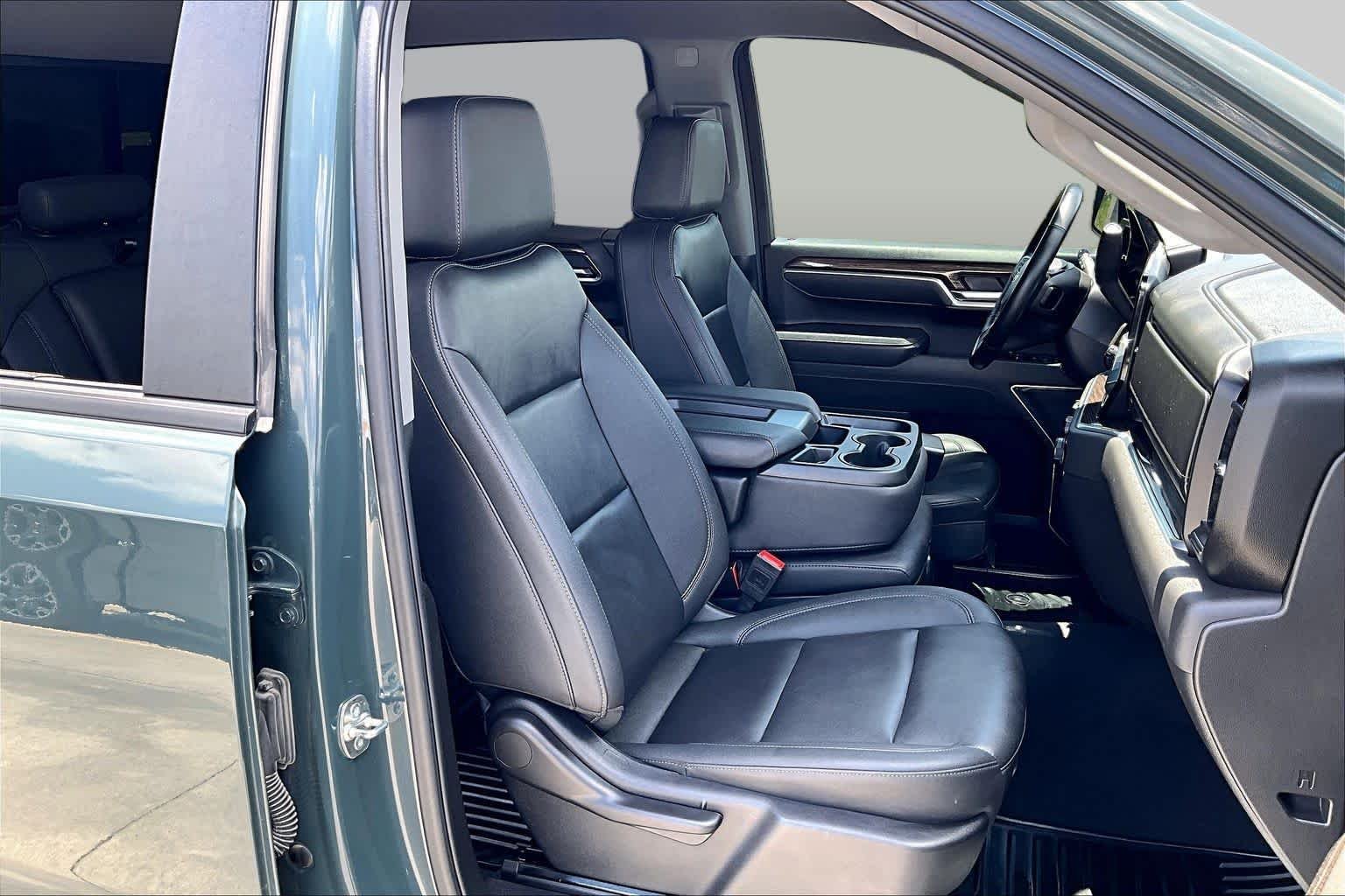 Used 2025 Cypress Gray Chevrolet LT image 9