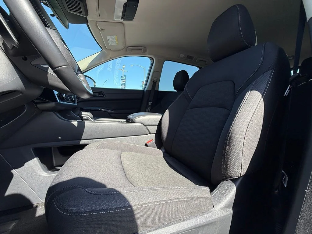 Used 2024 Gray Nissan SV image 34