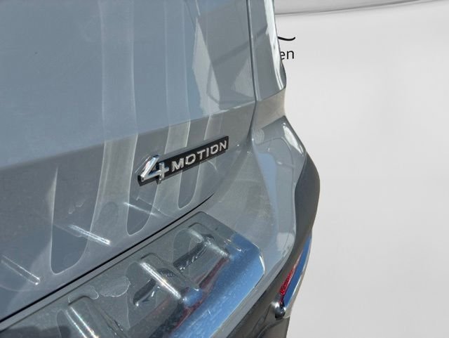 Certified Used 2023 Pure Gray Volkswagen 1.5T SEL image 4