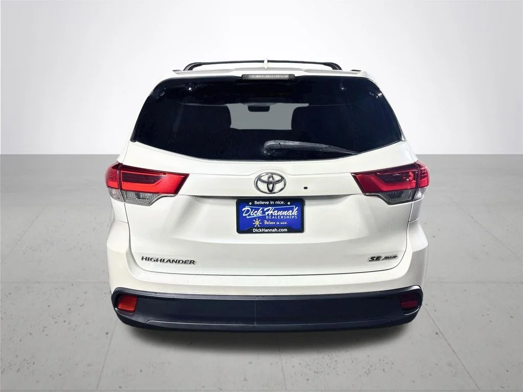 Used 2017 White Toyota SE image 7