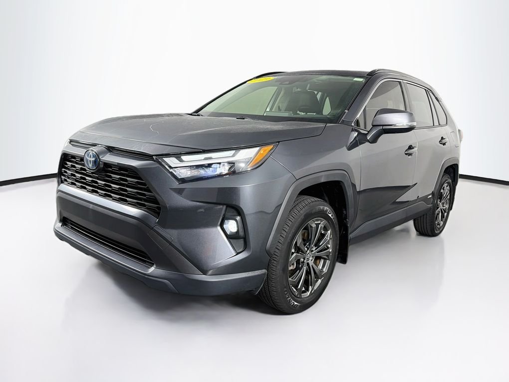 Used 2023 Gray Toyota XLE Premium image 3