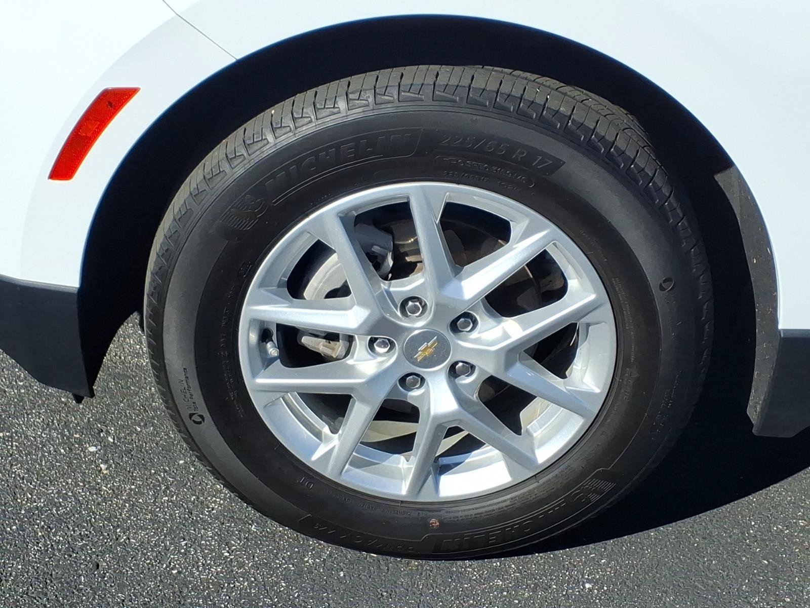 Used 2023 SUMMIT WHITE Chevrolet LT image 31