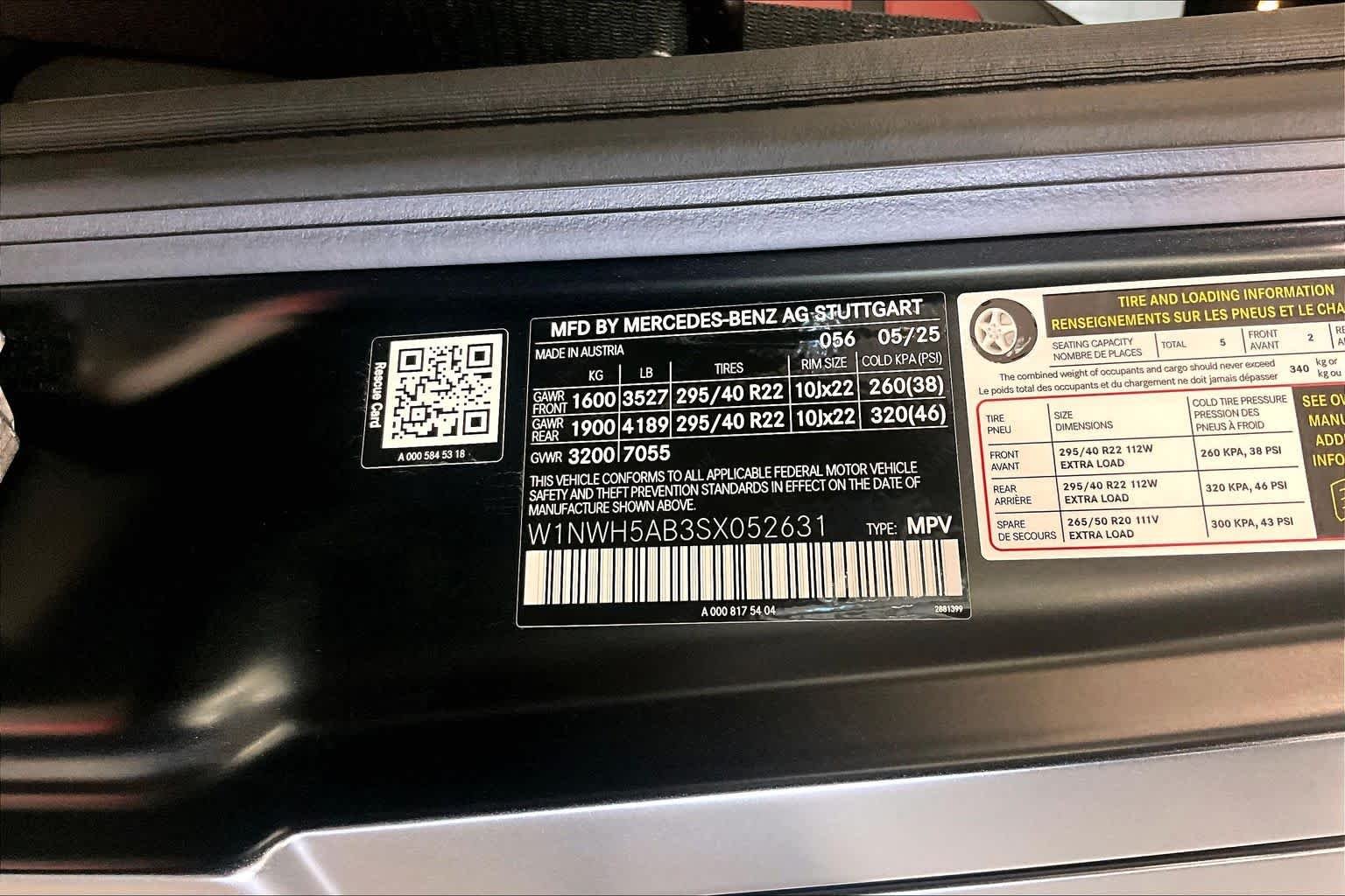 Used 2025  Mercedes-Benz AMG® G 63 image 29