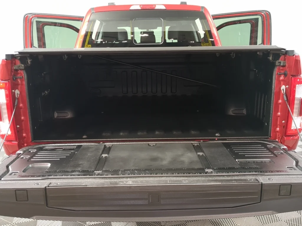 Used 2023 Red Ford LARIAT image 18