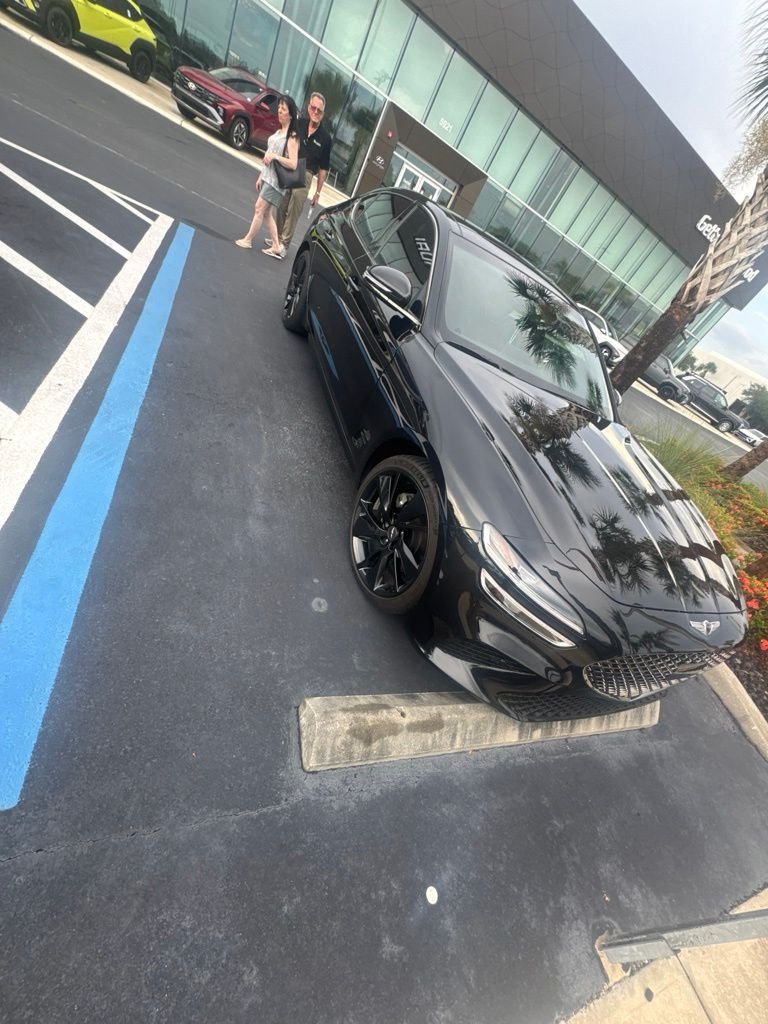 Used 2023 Black Genesis 2.0T image 6