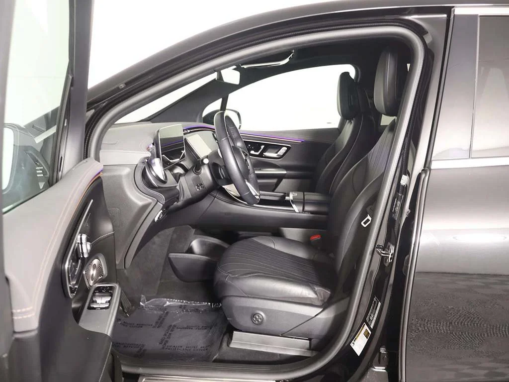 Used 2023 Black Mercedes-Benz 500 SUV image 31