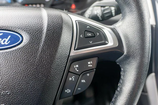 Used 2022 White Ford SEL image 22