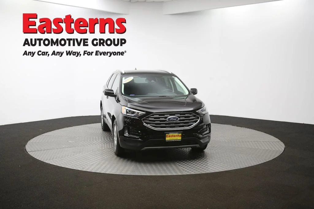 Used 2022 Black Ford SEL image 50