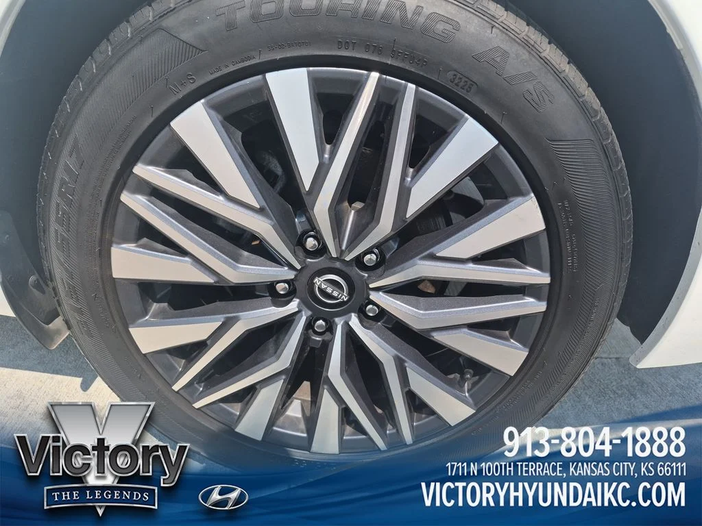 Used 2025 White Nissan 2.5 SV image 25