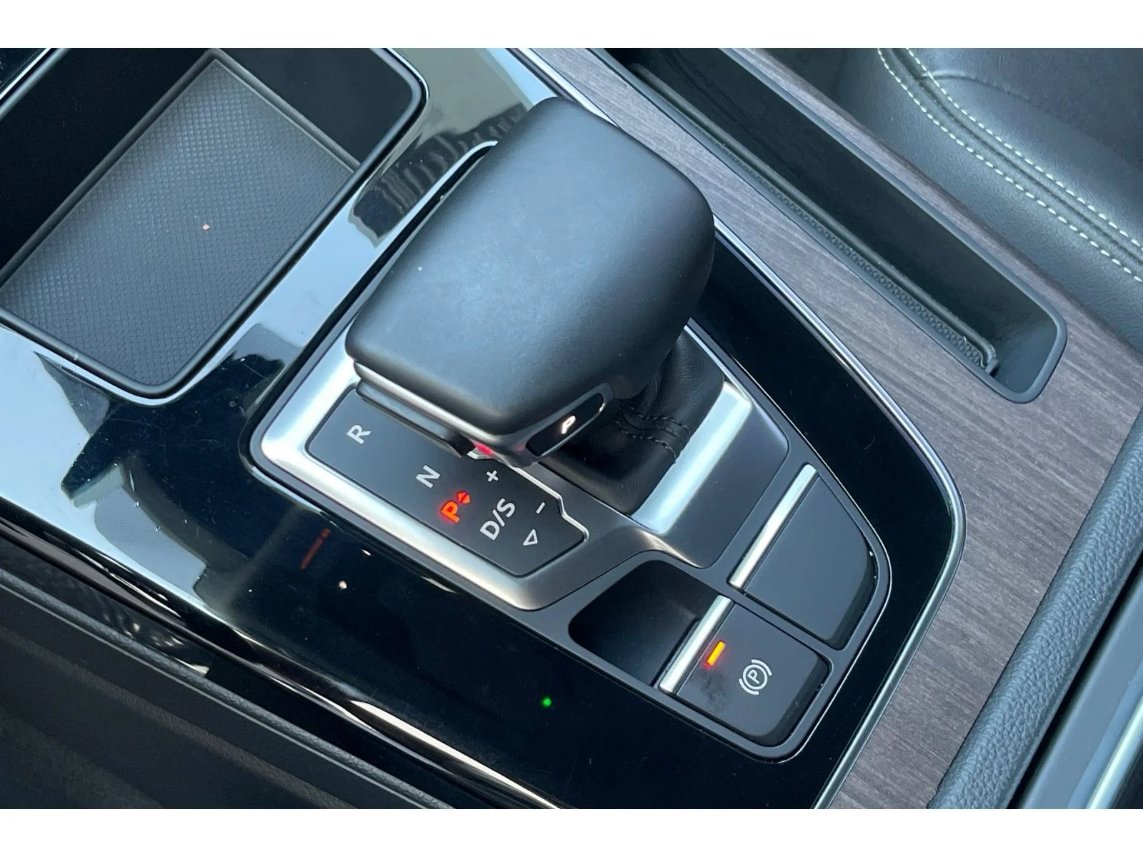 Used 2021 Manhattan Gray Metallic Audi Premium image 31