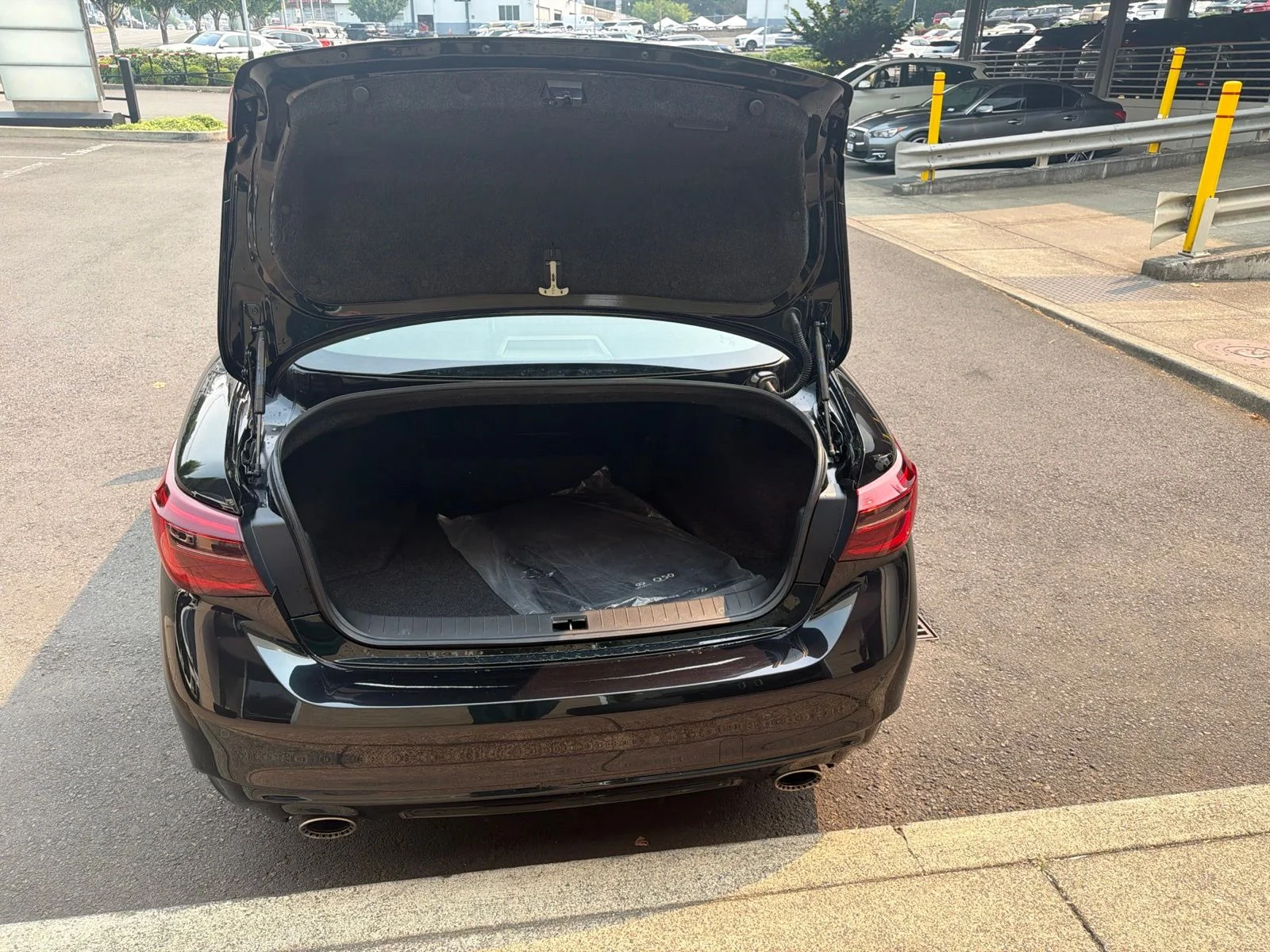 Used 2023 Black Opal Metallic INFINITI Red Sport 400 image 10