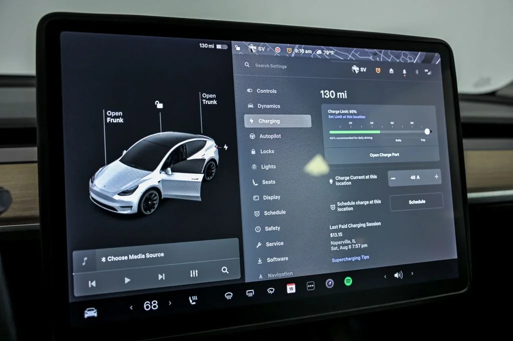 Used 2021 White Tesla Long Range image 23