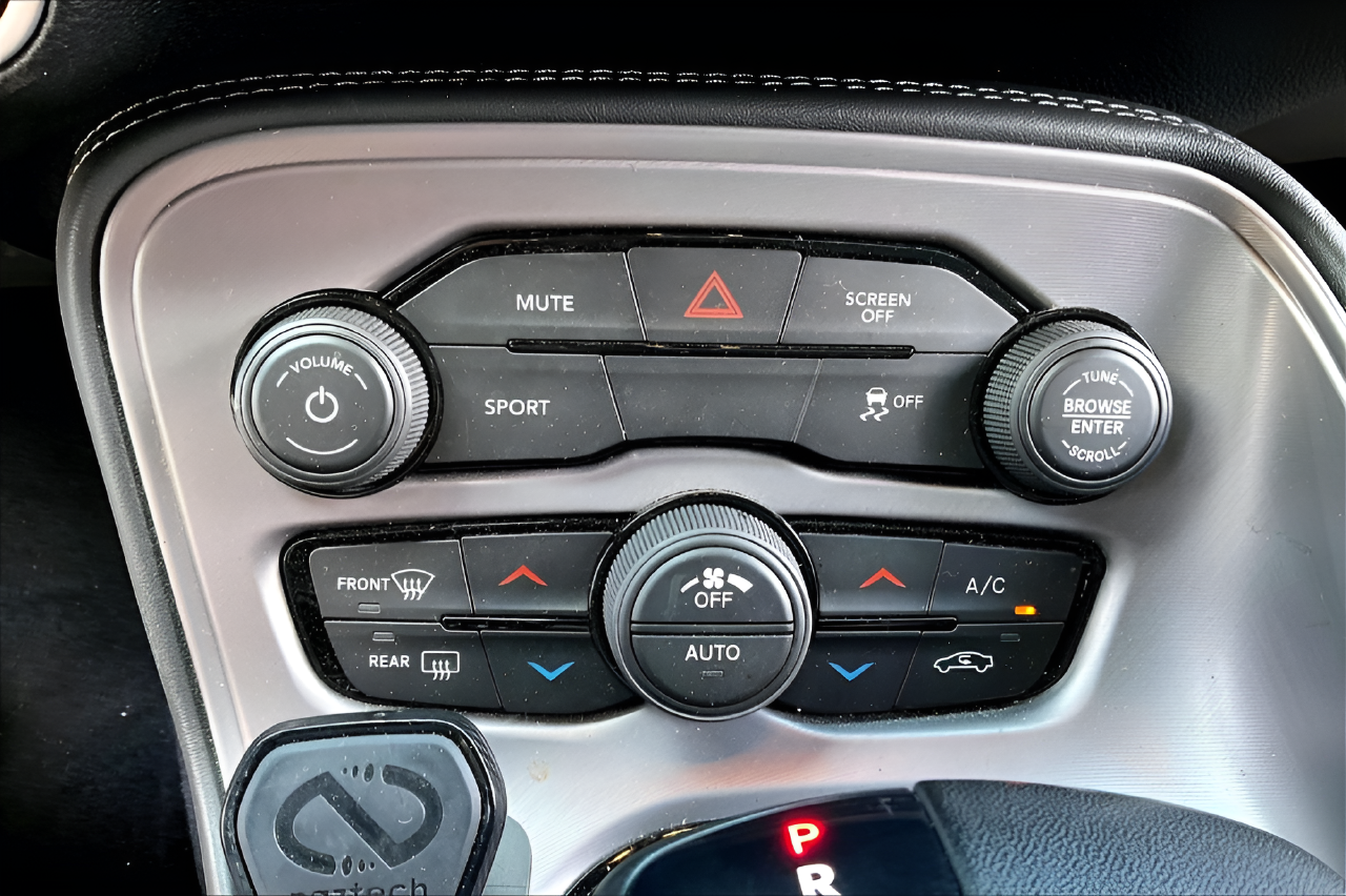 Used 2023 Gray Dodge SXT image 20