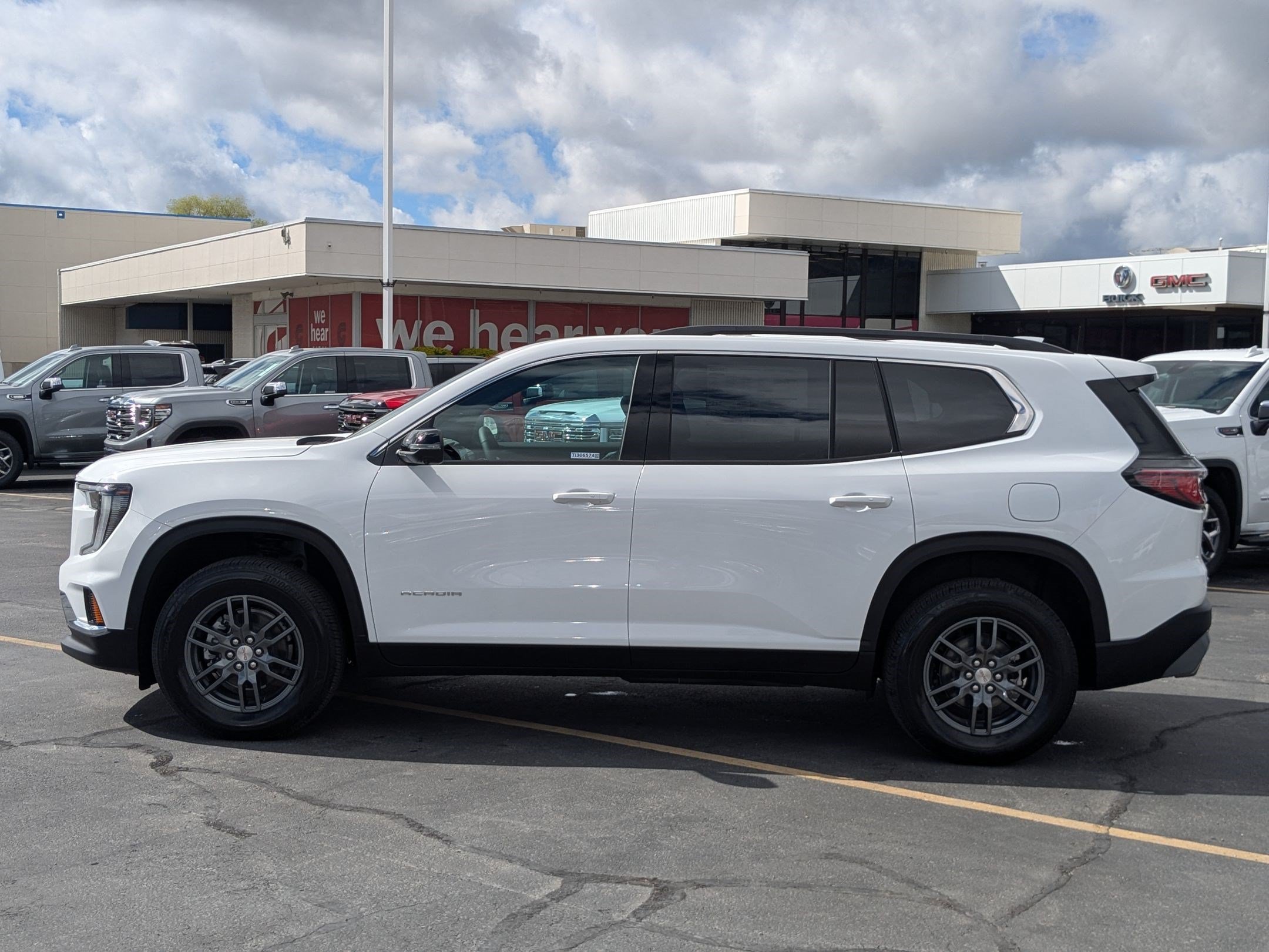 2026 GMC Acadia Elevation - Photo 7