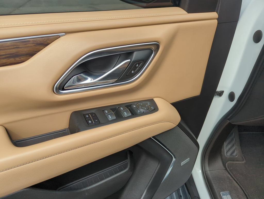 Used 2021 SUMMIT WHITE Chevrolet Premier image 18