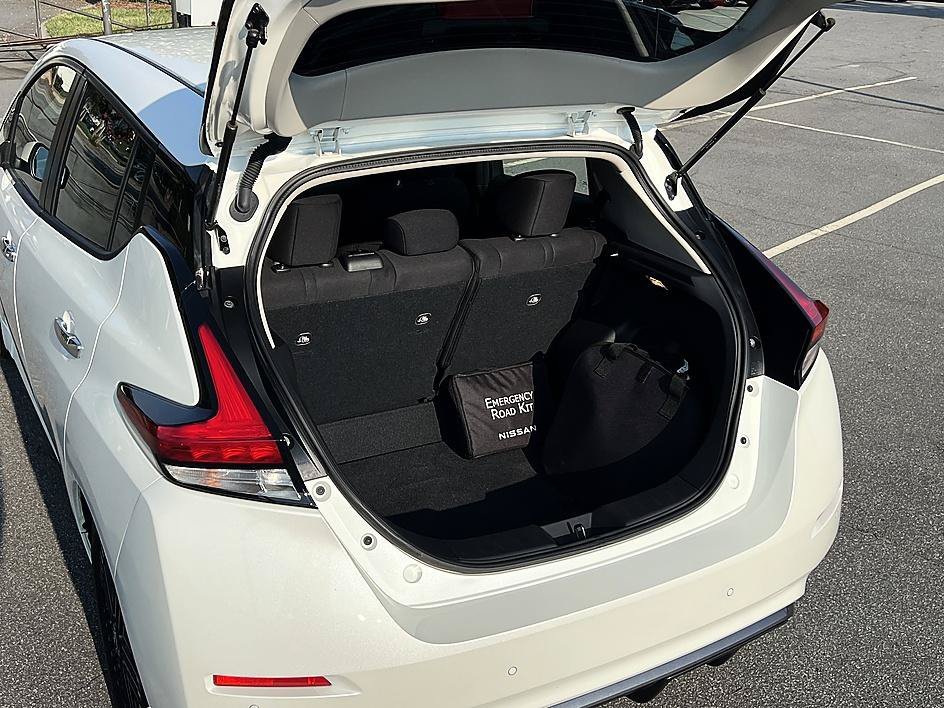 Used 2025 Pearl White Tricoat Nissan SV PLUS image 15