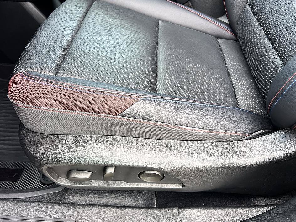Used 2026 Mosaic Black Metallic Chevrolet FWD RS image 21