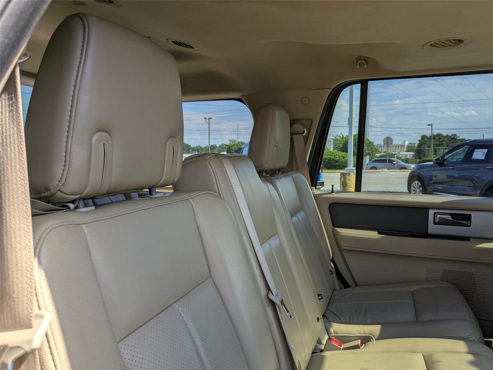Used 2012 Dark Blue Pearl Metallic Ford XLT image 32