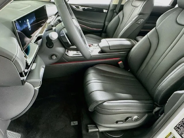 New 2027 White Genesis 2.5T image 10