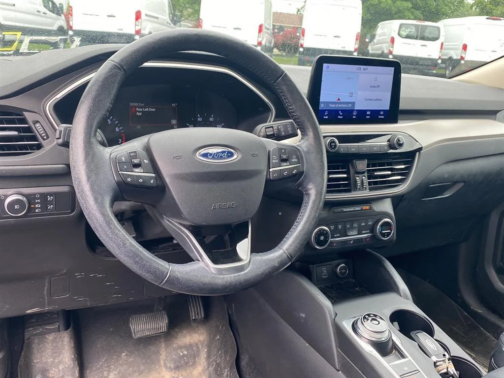 Used 2020 Blue Ford SEL image 3