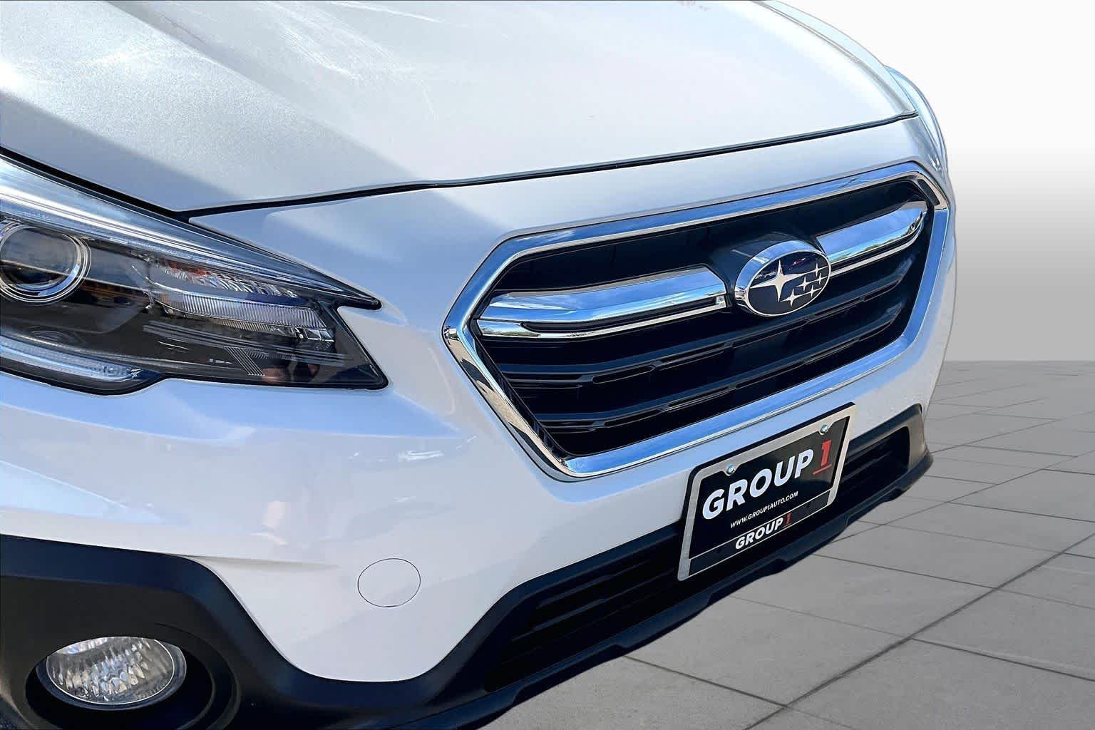 Used 2019 Crystal White Pearl Subaru Limited image 29