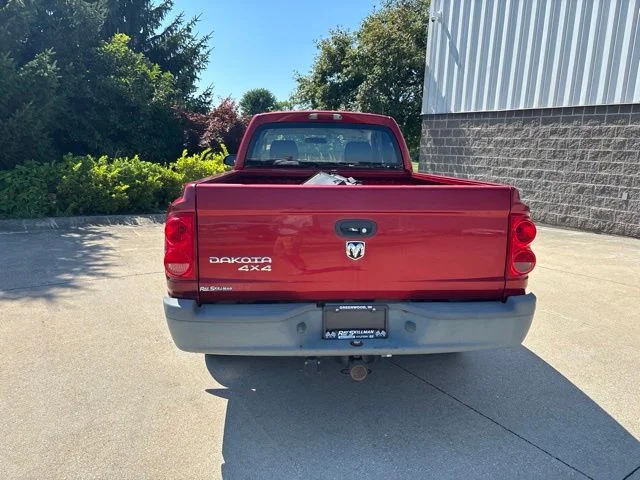 Used 2008 Red Dodge SXT image 33