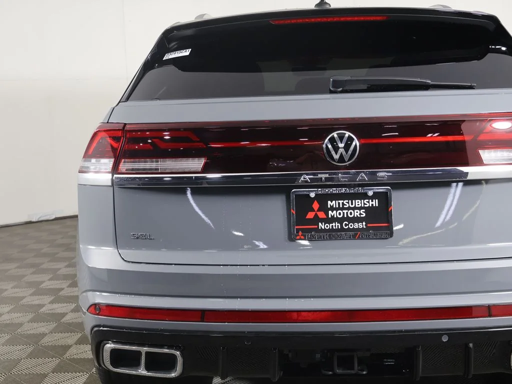 Used 2024 Gray Volkswagen 2.0T SEL Premium R-Line image 17
