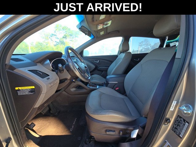 Used 2014 Gray Hyundai SE image 9