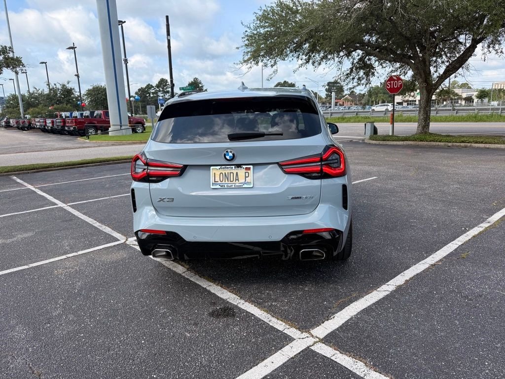 Used 2023 Gray BMW sDrive30i image 7