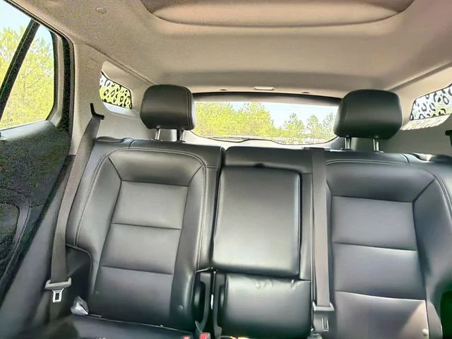 Used 2023 Beige GMC SLT image 24
