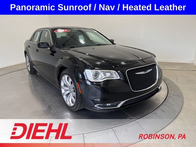 2019 Chrysler 300 Touring