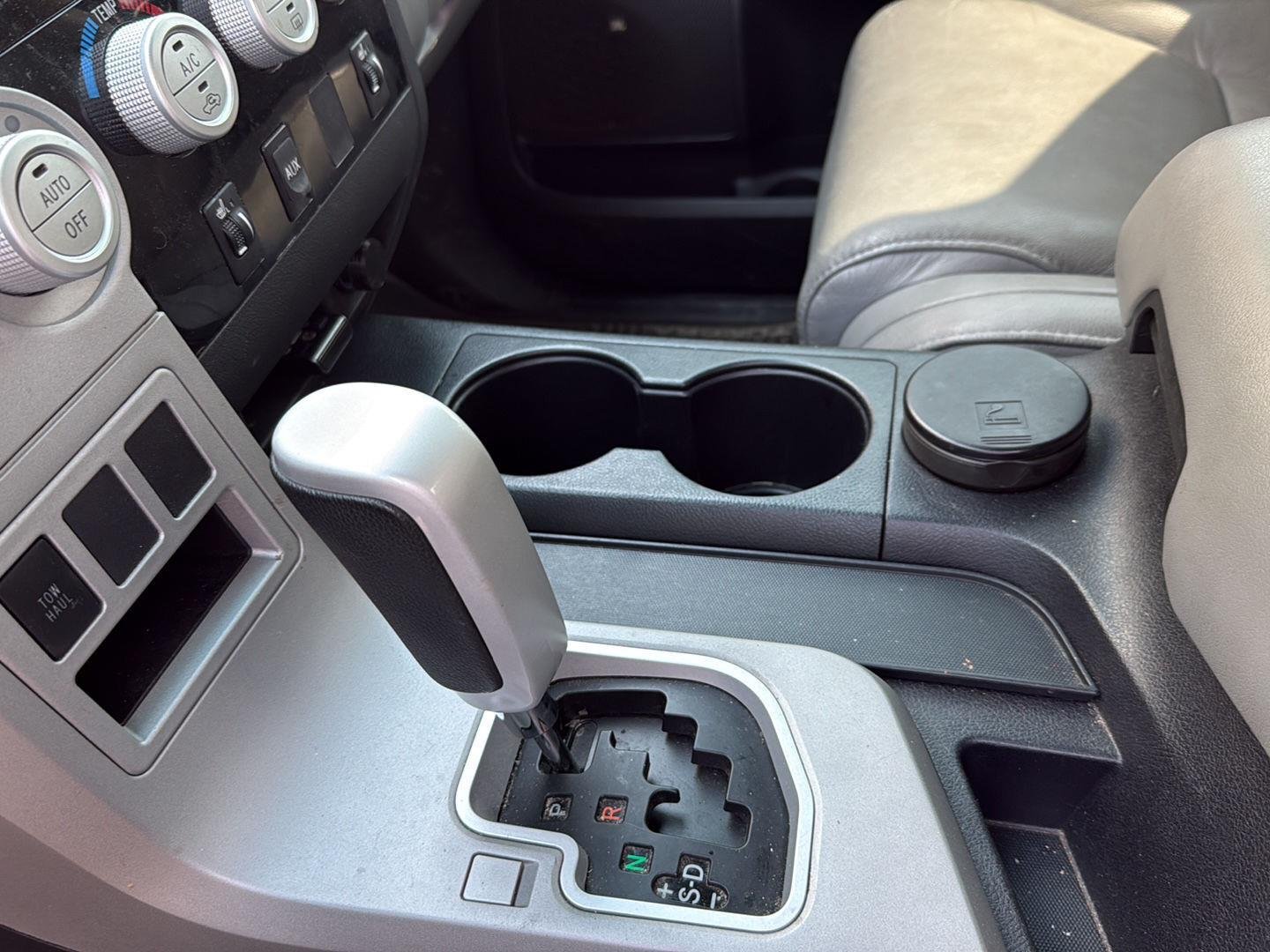 Used 2007  Toyota LTD image 8