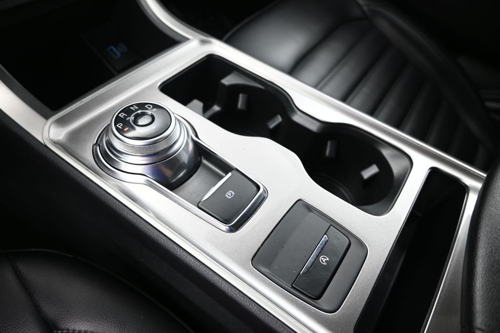 Used 2024 White Ford SEL image 23