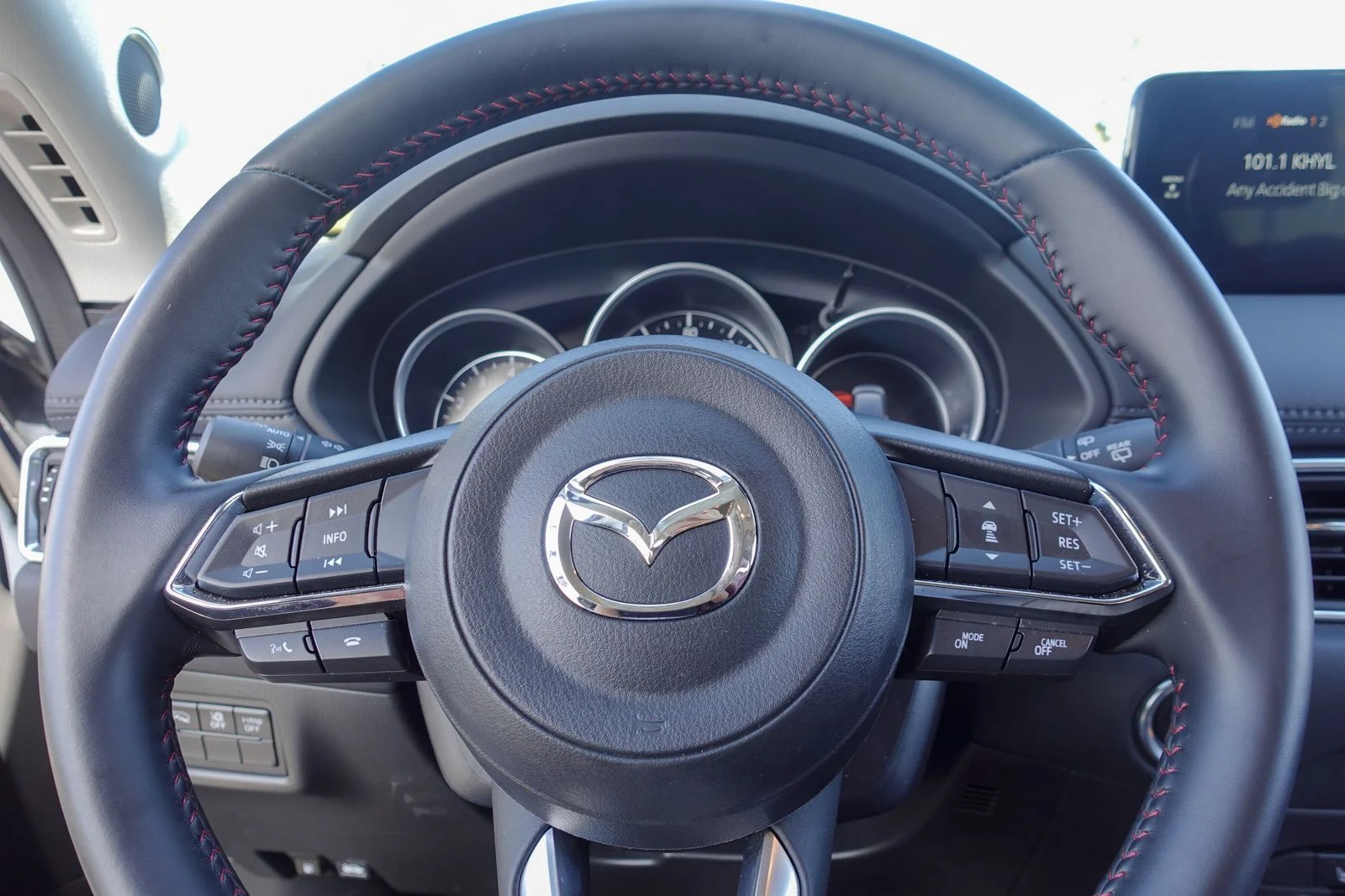 Certified Used 2025 Polymetal Gray Metallic Mazda 2.5 S Carbon Edition image 19