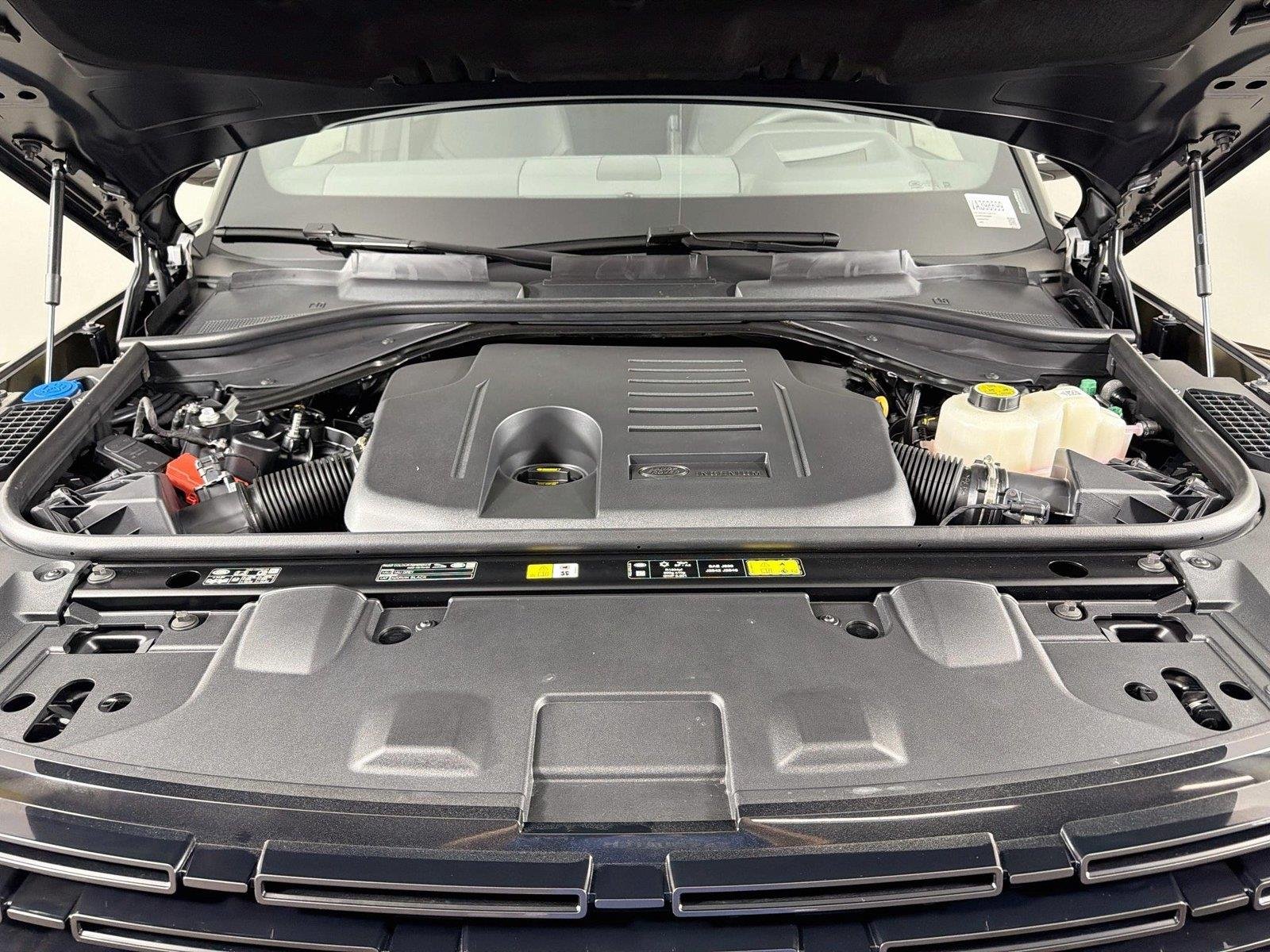 New 2027 Carpathian Grey Land Rover SE image 31