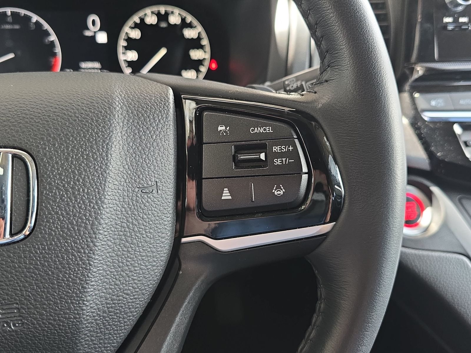 Used 2025  Honda EX-L image 21