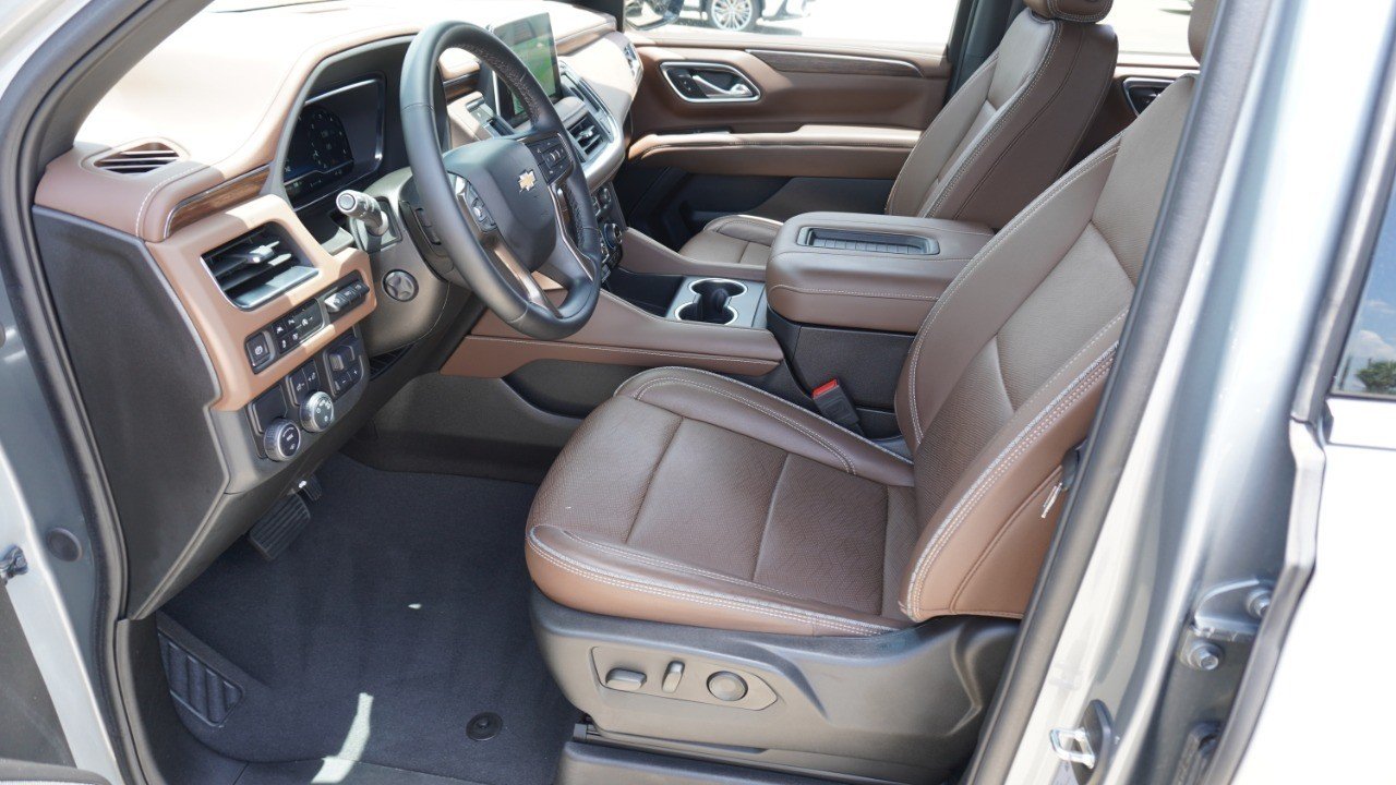 Used 2024 Gray Chevrolet High Country image 14