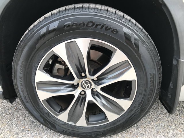 Used 2022 Celestial Silver Metallic Toyota Hybrid XLE image 14
