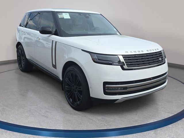 New 2026 Ostuni Pearl White LAND ROVER SE image 3