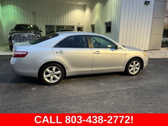 Used 2009 Silver Toyota  image 1