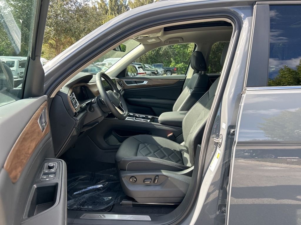 2026 Volkswagen Atlas SE w/Tech - Photo 15